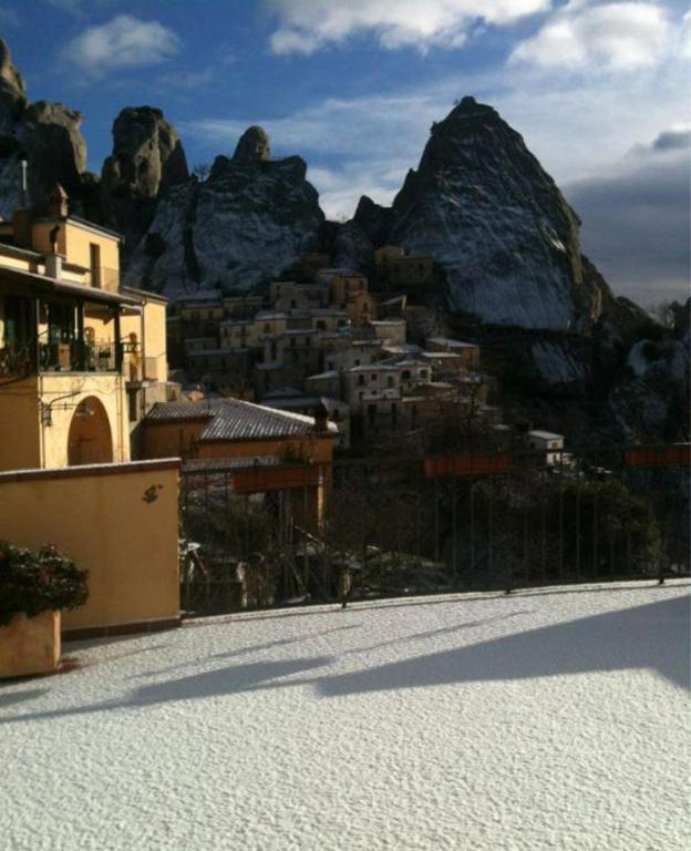 La Locanda Di Castromediano คาสเตลเมซซาโน ภายนอก รูปภาพ
